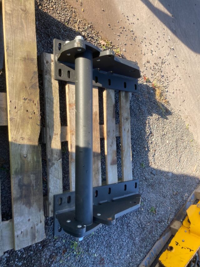 MANITOU BOLT ON BRACKETS