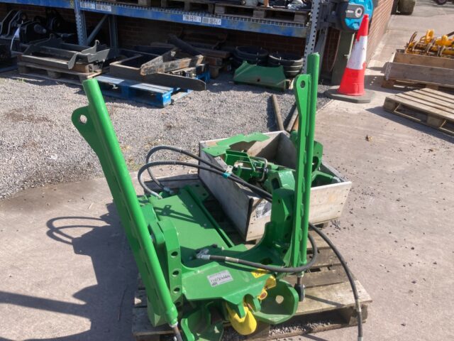 JOHN DEERE 8R PICK UP HITCH
