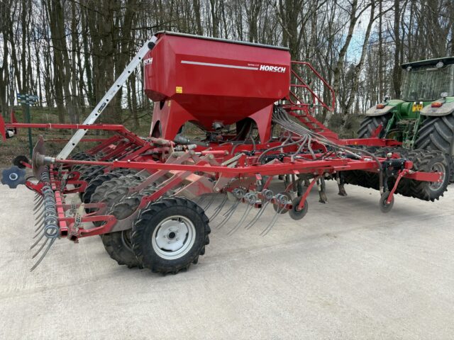 One- 2017 Horsch Sprinter 6ST 6m drill