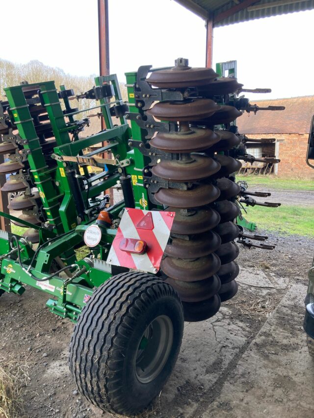 One- 2013 Great Plains 4.6m Cultipress