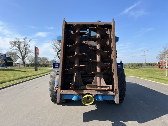 BUNNINGS LOWLANDER 150 MUCK SPREADER