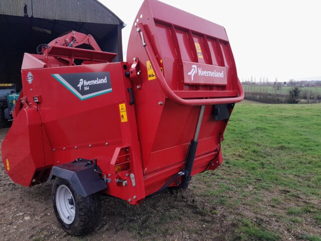Kverneland 864