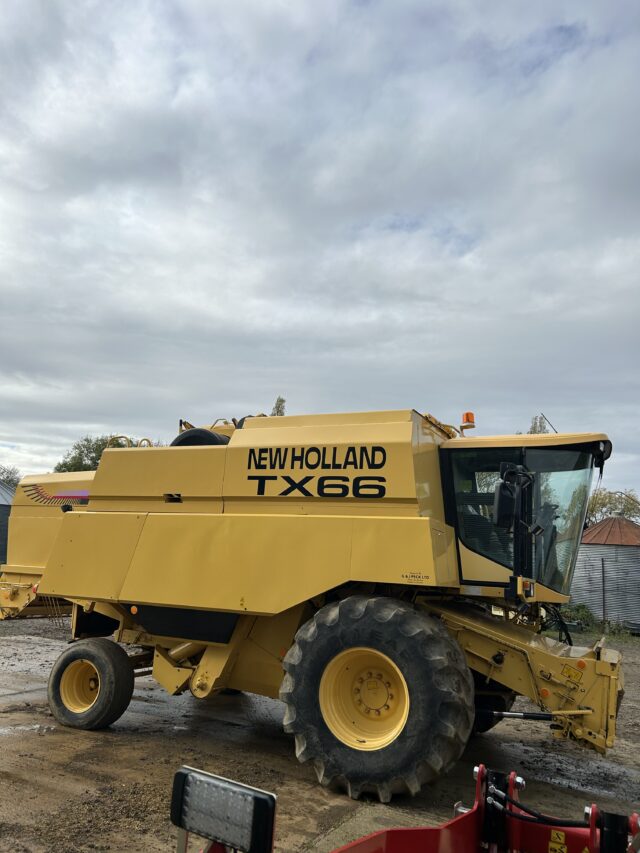 New Holland TX66 C/W 20ft header
