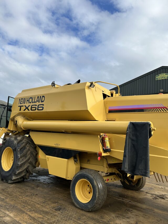 New Holland TX66 C/W 20ft header