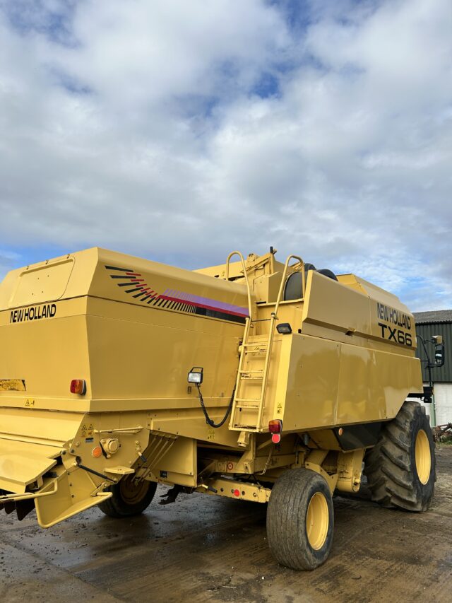 New Holland TX66 C/W 20ft header