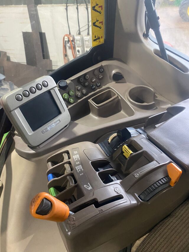 John Deere 6930p