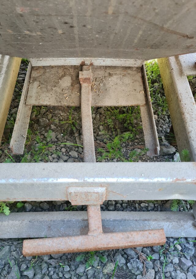Silver 1T Grain Square Hoppers