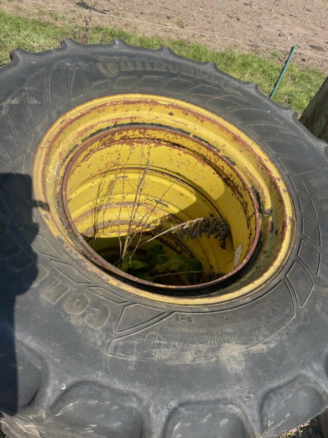 Stocks 14×30 Dual Wheels – pair