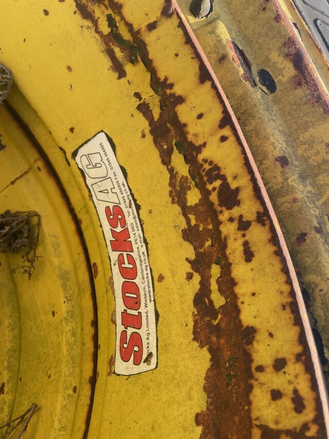 Stocks 14×30 Dual Wheels – pair