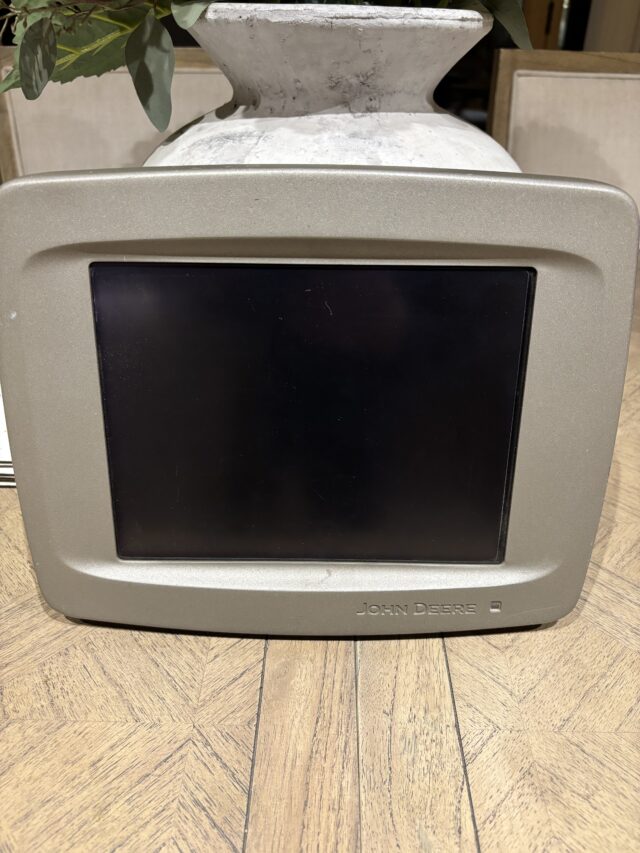 John Deere 2600 screen with auto trac