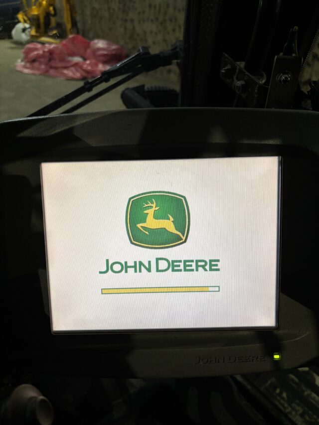 John Deere 2600 screen with auto trac