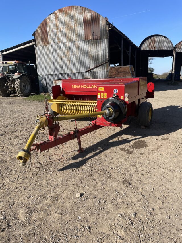 New Holland 575 conventional baler