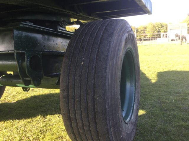 28.6 ft Artic bale trailer