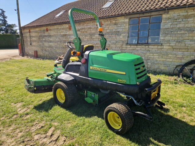 John Deere 8400 Commercial Triple Mower