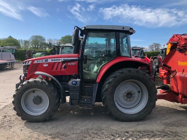 HM067755 Massey Ferguson 6715SEFD6 Tractor