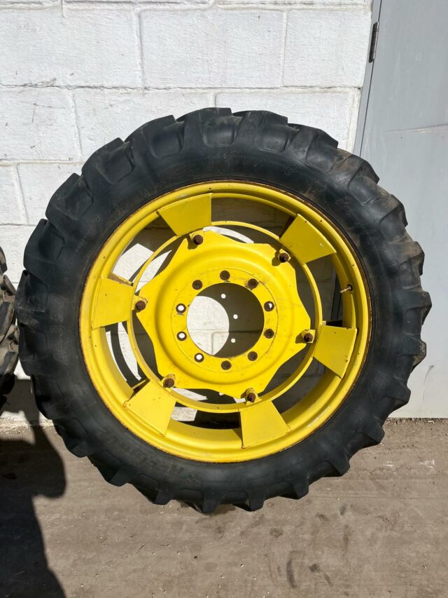 4M011652 JD OW CROP ADJUSTABLE WHEELS