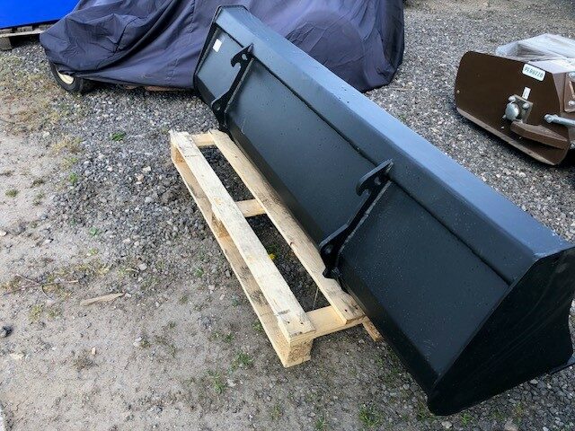 7M06845A NEW ISEKI MX 1.75 BUCKET.