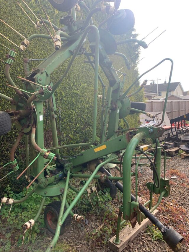 IM000045 – Krone 6 Star Tedder