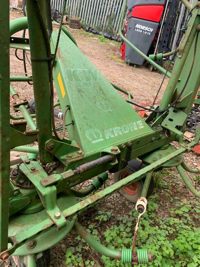 IM000045 – Krone 6 Star Tedder