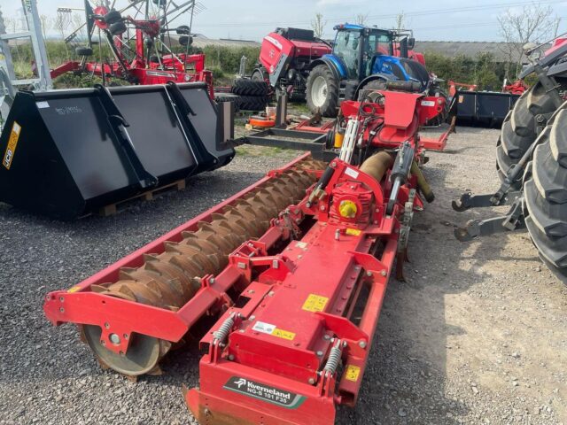 T233562A 2018 KVERNELAND NGS101 F35 POWER HARROW