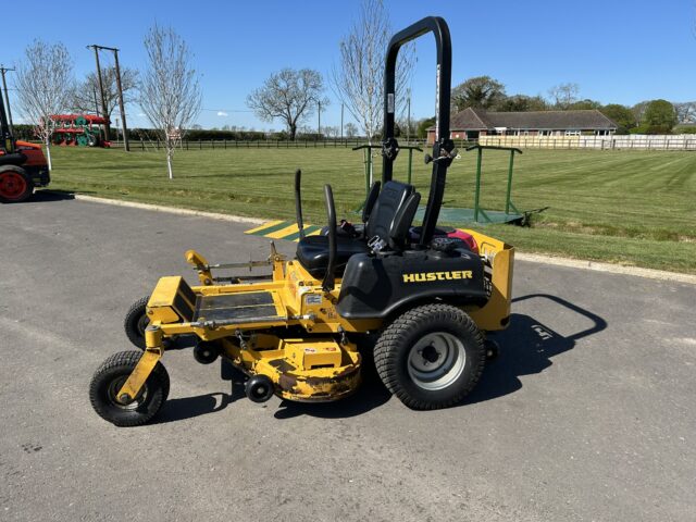 HUSTLER FASTRAK ZERO TURN MOWER (2012)