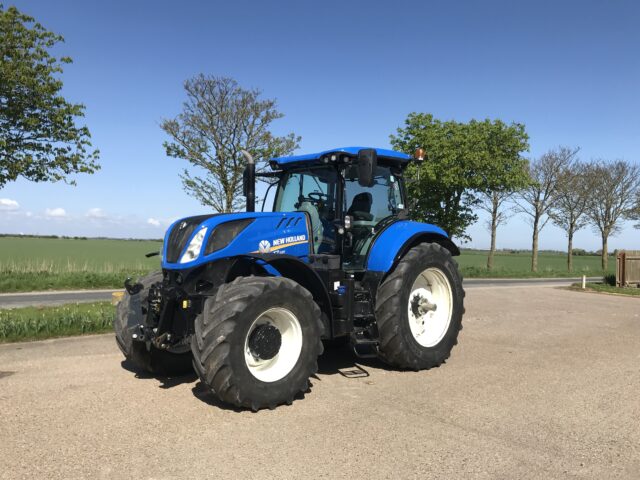 New Holland T7.230