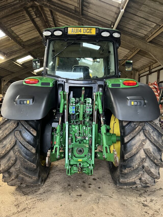 John Deere 6210R 2014