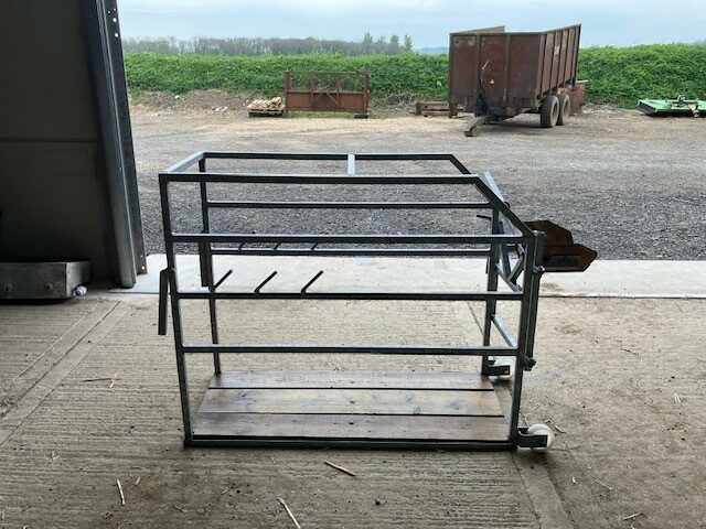Symms Calf Dehorning Crate