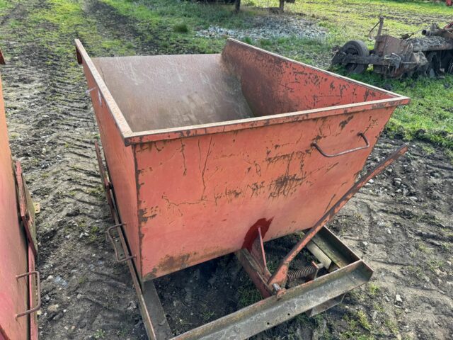 Tong 1 ton skip