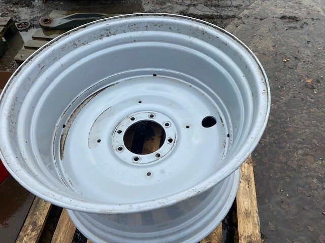 MB005051 NEW MF 710/70R38 REAR RIMS