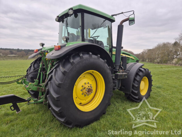 John Deere 7820