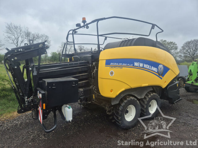 New Holland 890 Plus