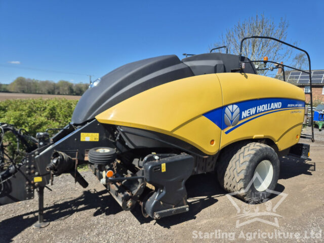 New Holland 890 Baler