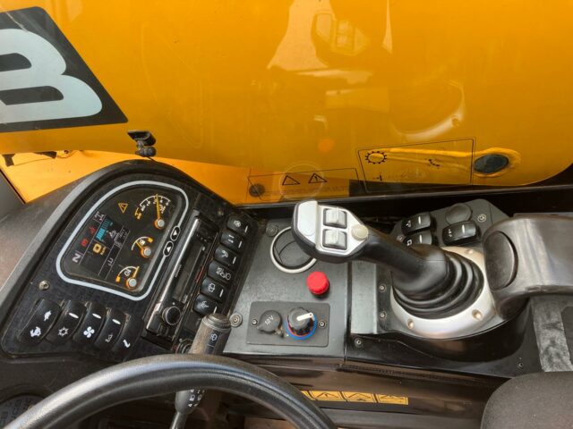 JCB 527-58 AGRI PLUS
