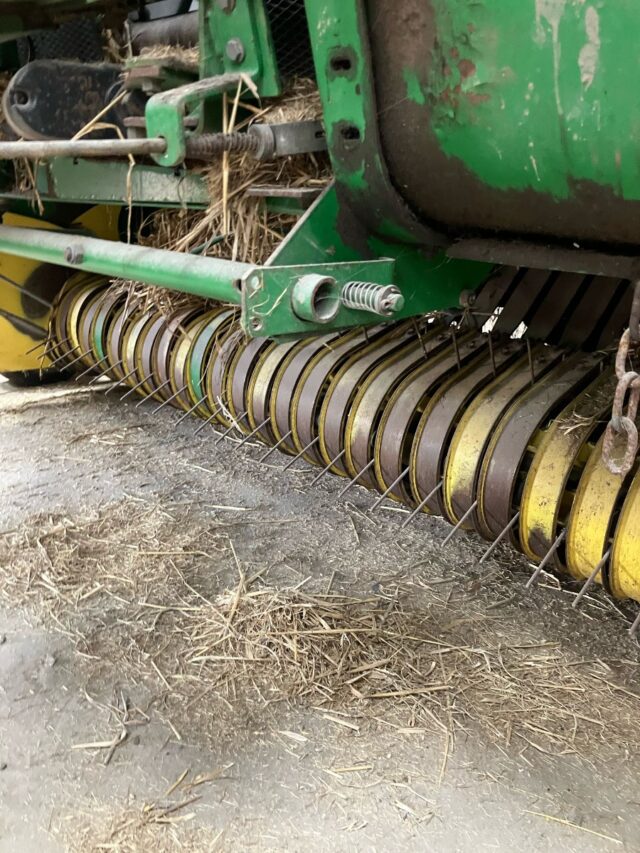 *Due In* John Deere 582 Hi Flow Round Belt Baler