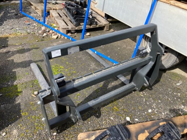 MX TR1650 PALLET TINES