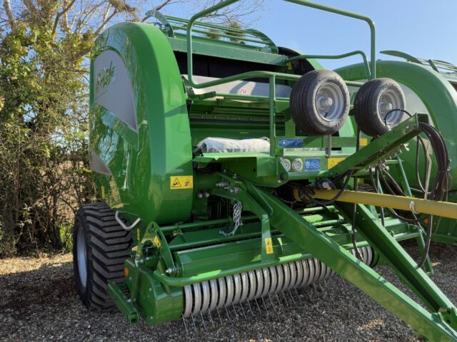 McHale V6740 Variable Chamber Baler