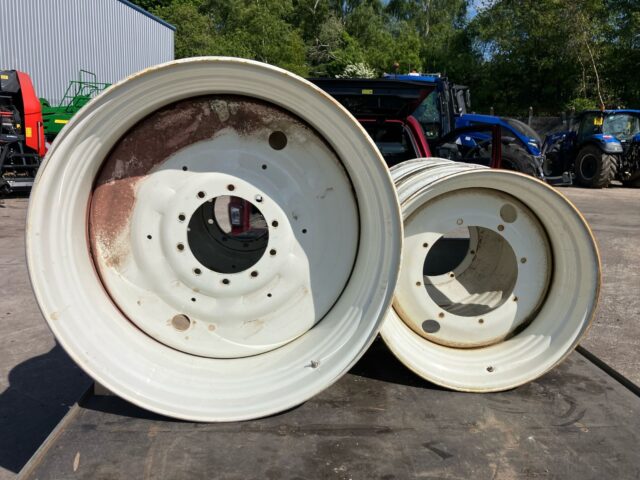 NEW HOLLAND WHEEL RIMS