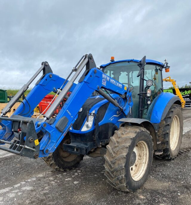 NEW HOLLAND T5.120 ELECTRO COMMAND & 685LA LOADER