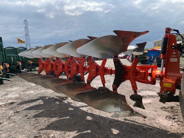 KUHN MULTI MASTER 123 6 FURROW PLOUGH