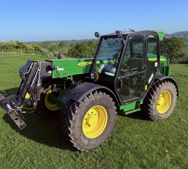John Deere 3220 Telehandler