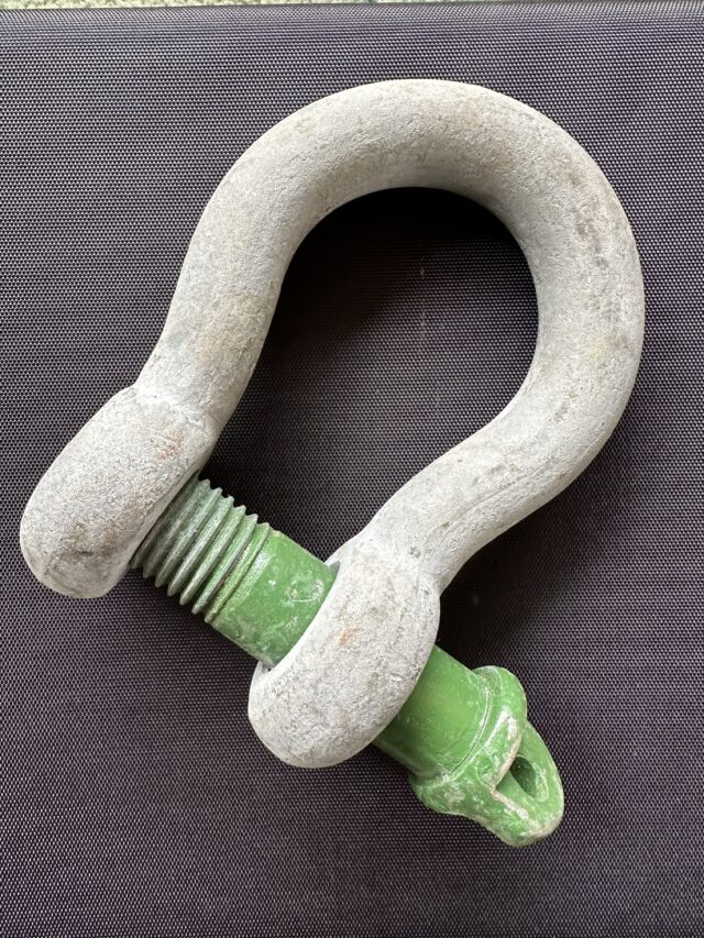 8.5 Tonne Rated Green Pin Bow Shackle –