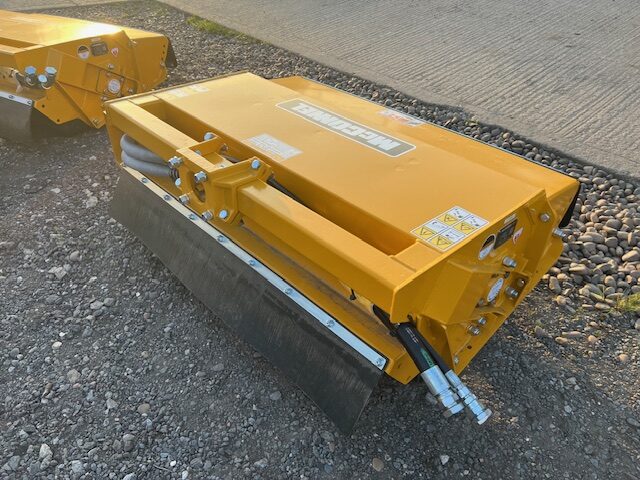 2M040466 MCCONNEL PA577T HEDGECUTTER