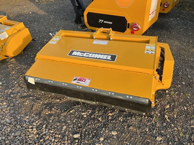 2M040465 MCCONNEL PA6577T HEDGECUTTER