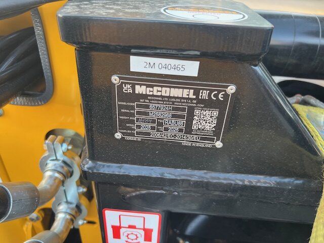 2M040465 MCCONNEL PA6577T HEDGECUTTER