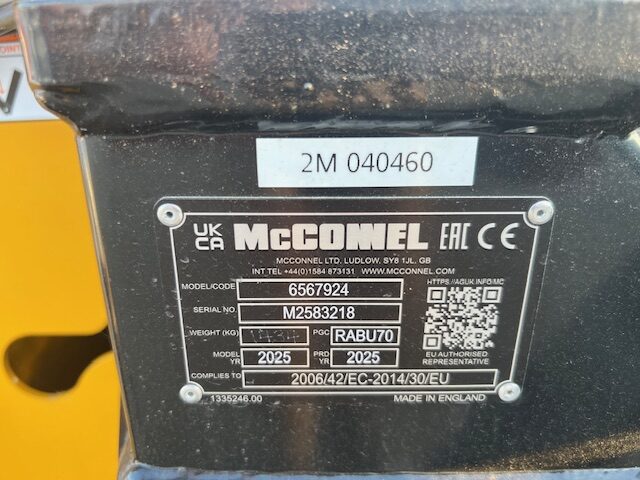2M040460 MCCONNEL PA6567T HEDGECUTTER