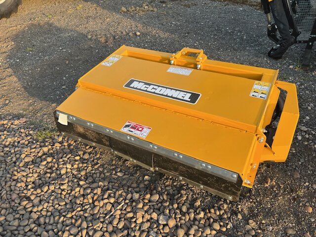2M040460 MCCONNEL PA6567T HEDGECUTTER