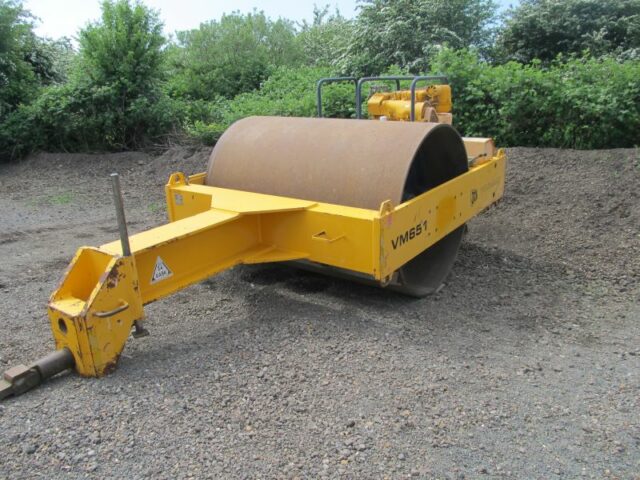 JCB VM651 Smooth Vibrating Towed Roll