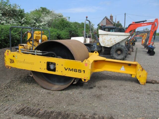 JCB VM651 Smooth Vibrating Towed Roll
