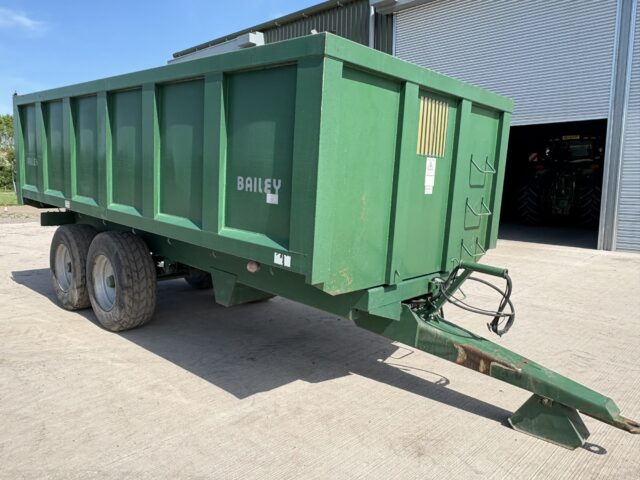 One- 2004 Bailey 12ton Grain Trailer